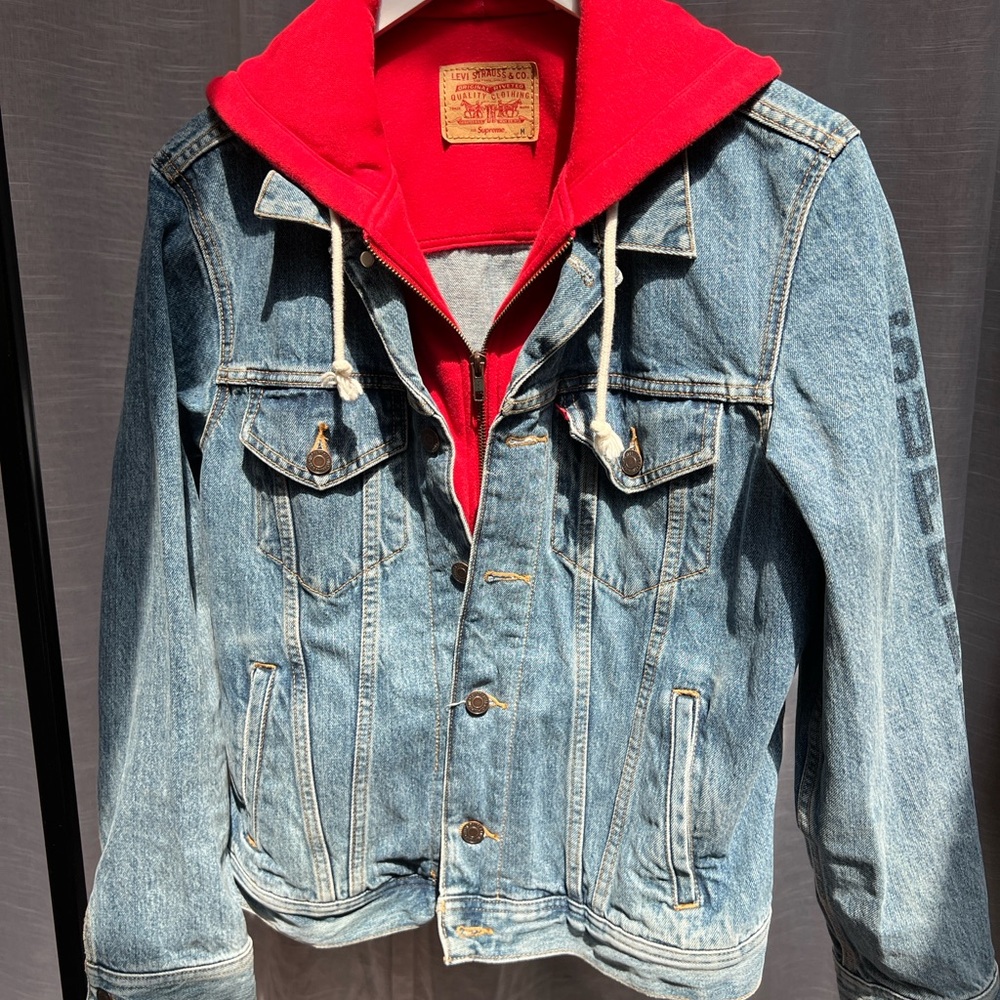 Supreme Levi’s Denim Jacket with Red Hoodie Size M